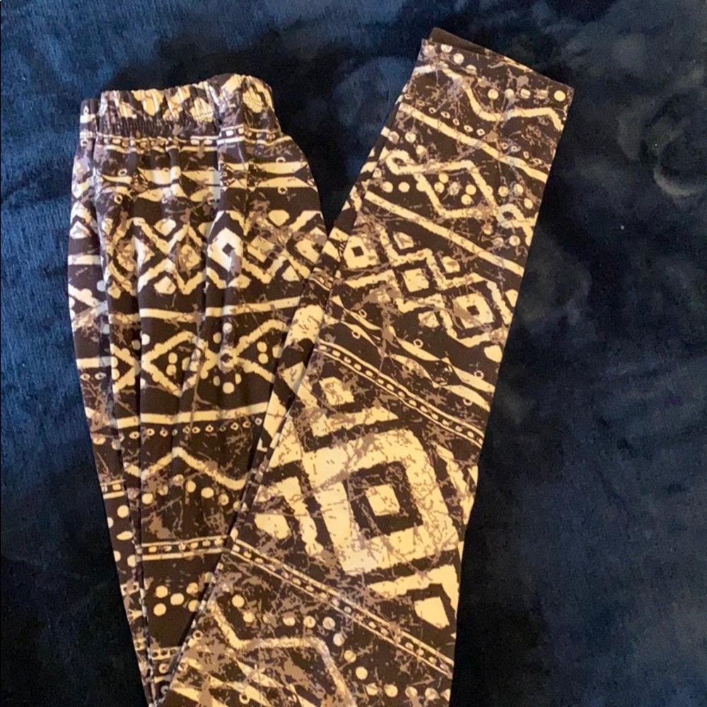 Super soft mauve purple patterned leggings